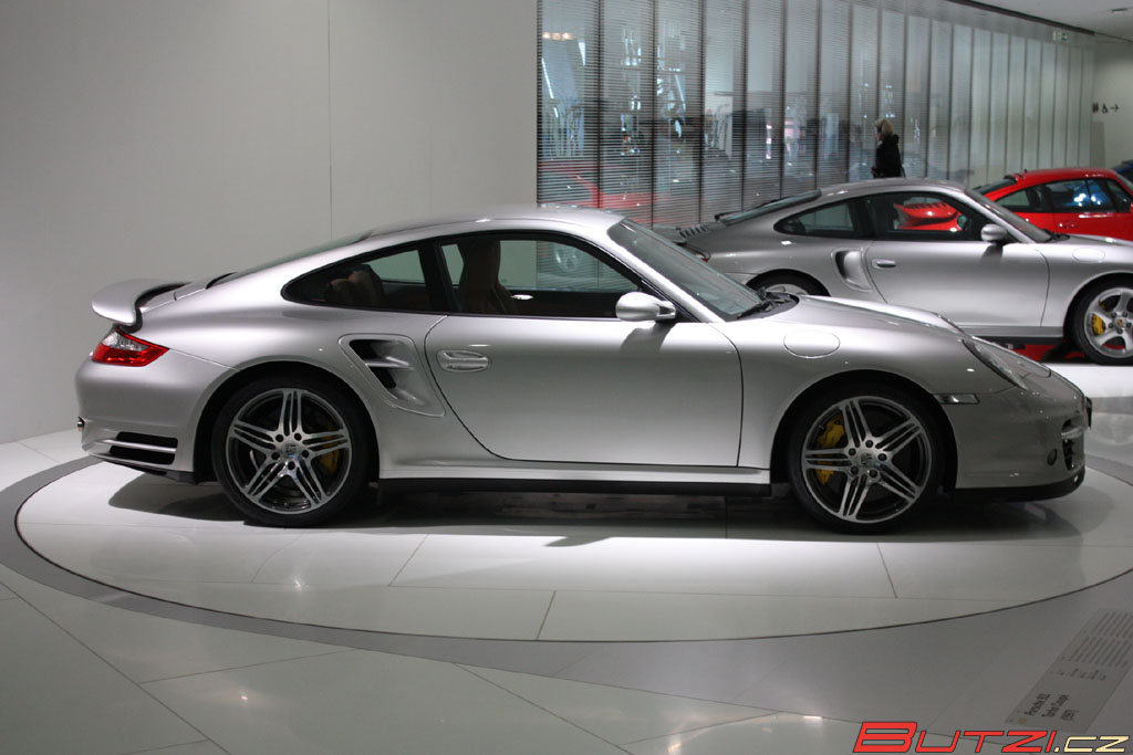 porsche_museum_zuffenhausen_219.jpg (1024x683) - 115 KB