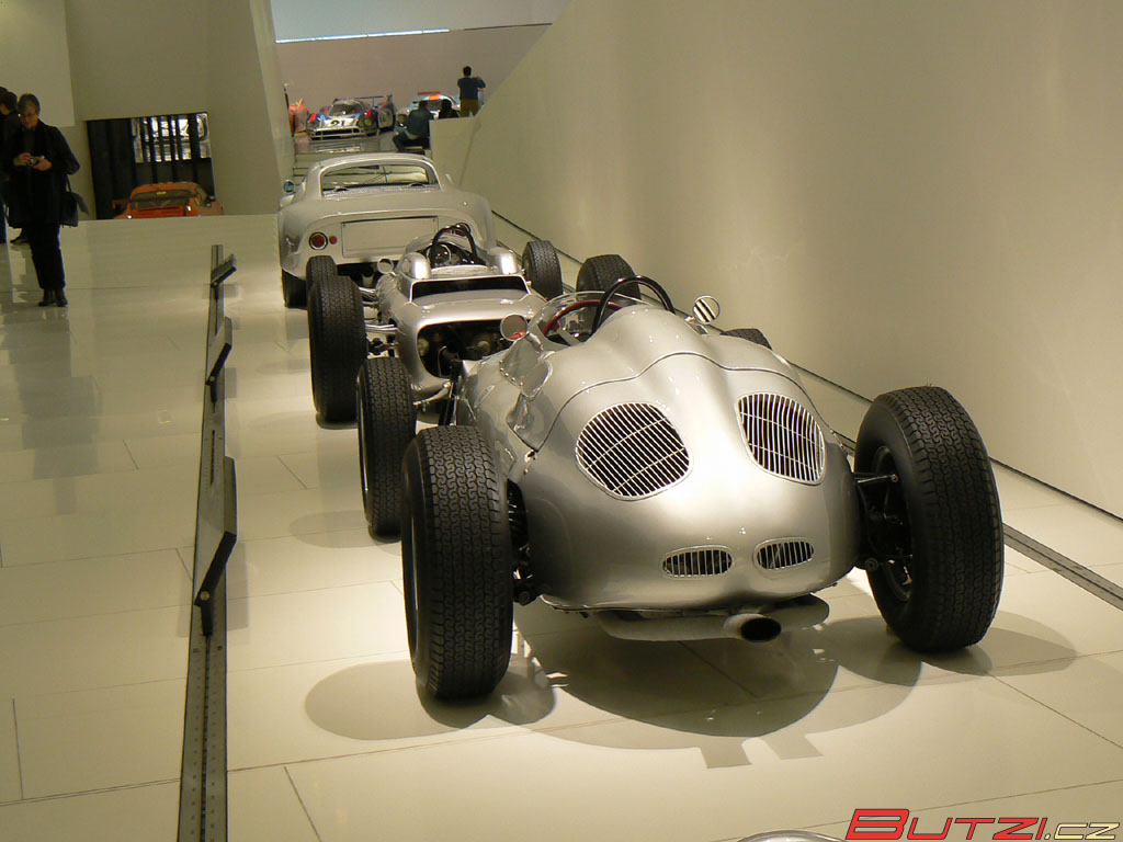 porsche_museum_zuffenhausen_305.jpg (1024x768) - 139 KB