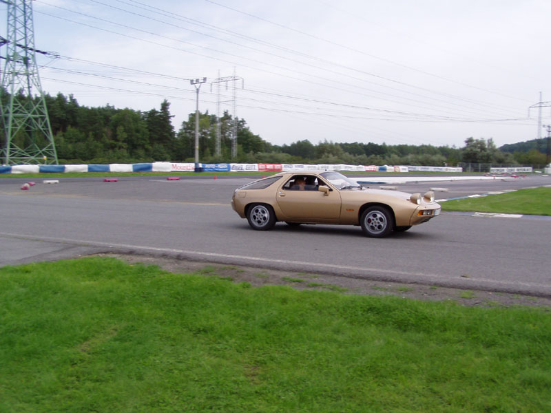 porsche_vratislavice2006_ep_188.jpg (800x600) - 104 KB