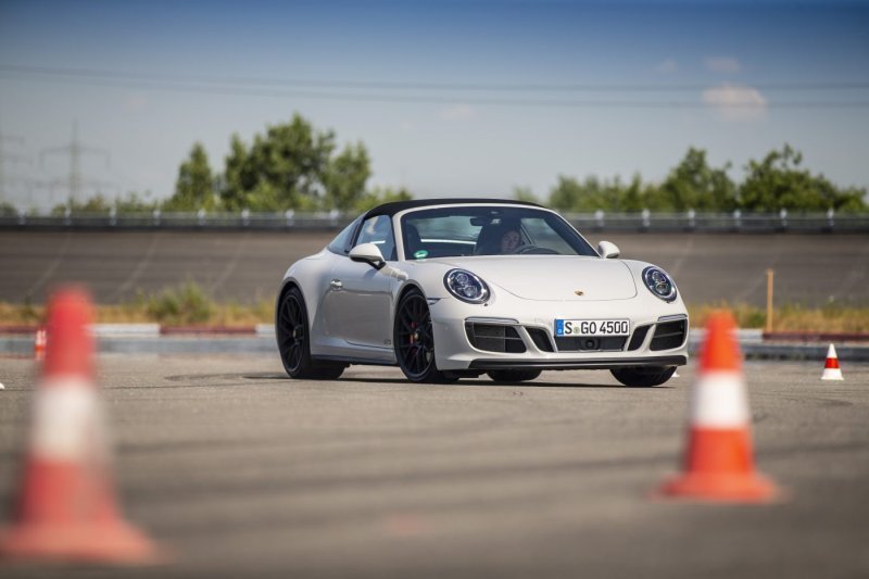 porsche-911-991_ep_227.jpg (800x533) - 47 KB
