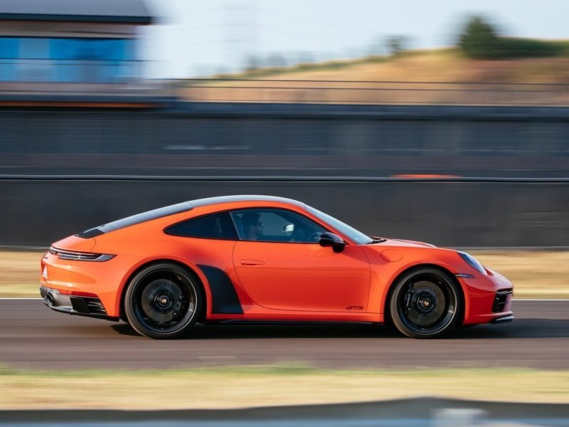 porsche-911-992_ep_036.jpg (800x600) - 62 KB