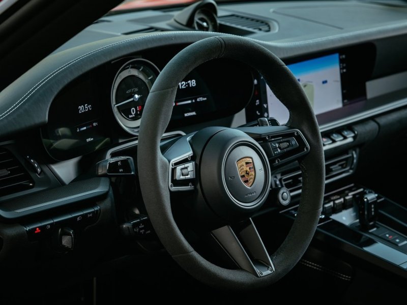 porsche-911-992_ep_038.jpg (800x600) - 68 KB