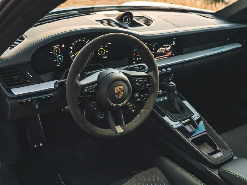 porsche-911-992_ep_062.jpg (800x600) - 69 KB