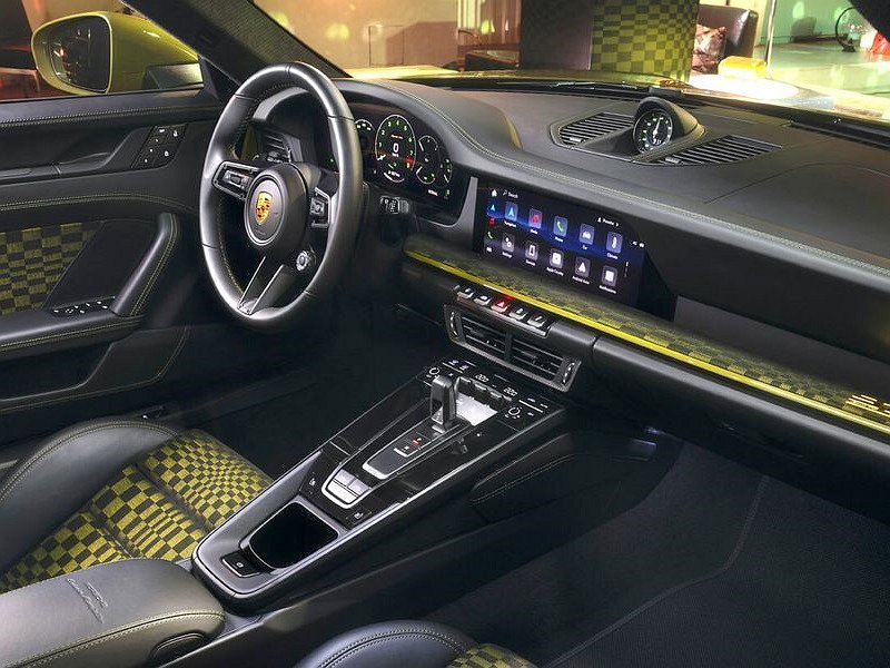 porsche-911-992_ep_112.jpg (800x600) - 115 KB