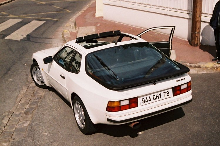 porsche-944_ep_079.jpg (750x500) - 98 KB