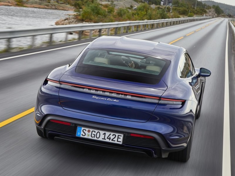 porsche_taycan_ep_007.jpg (800x600) - 85 KB