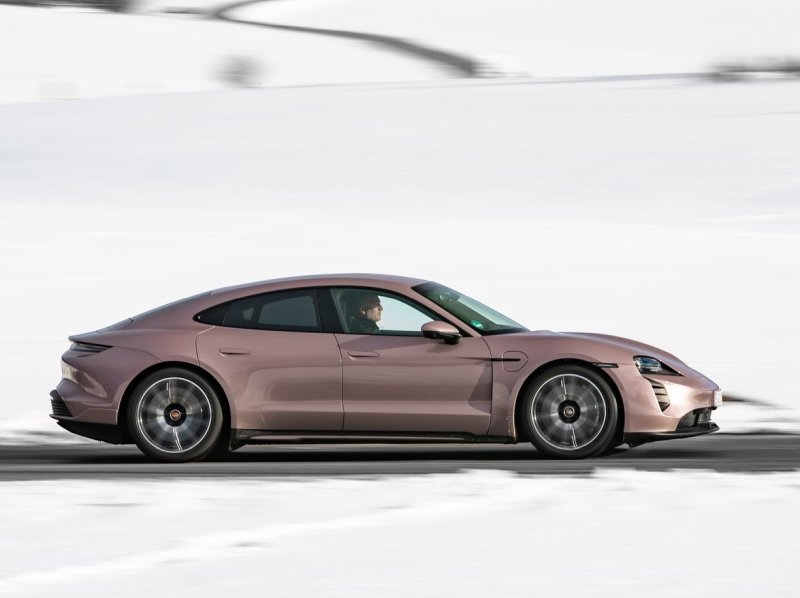 porsche_taycan_ep_014.jpg (800x598) - 42 KB