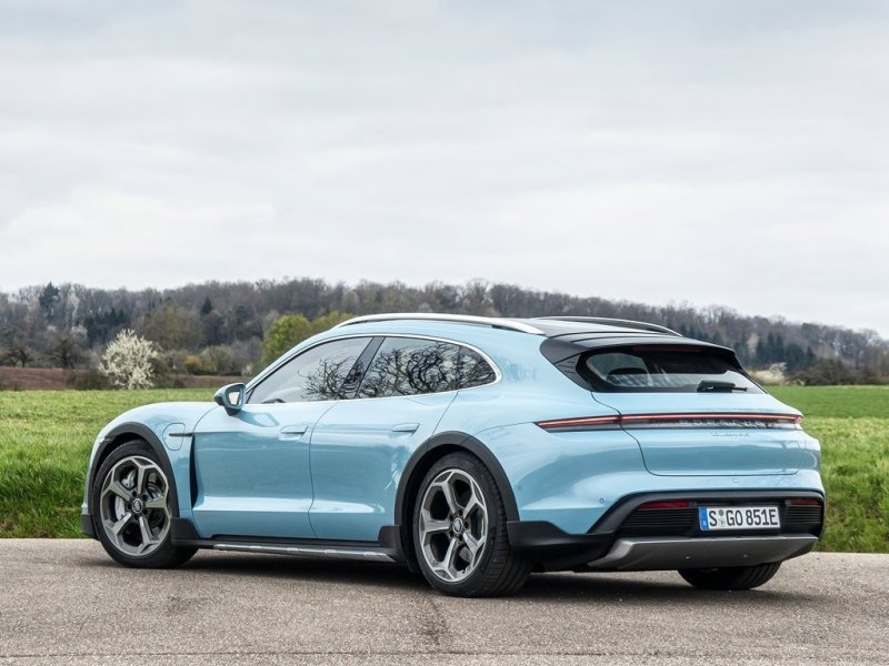 porsche_taycan_ep_018.jpg (800x600) - 82 KB
