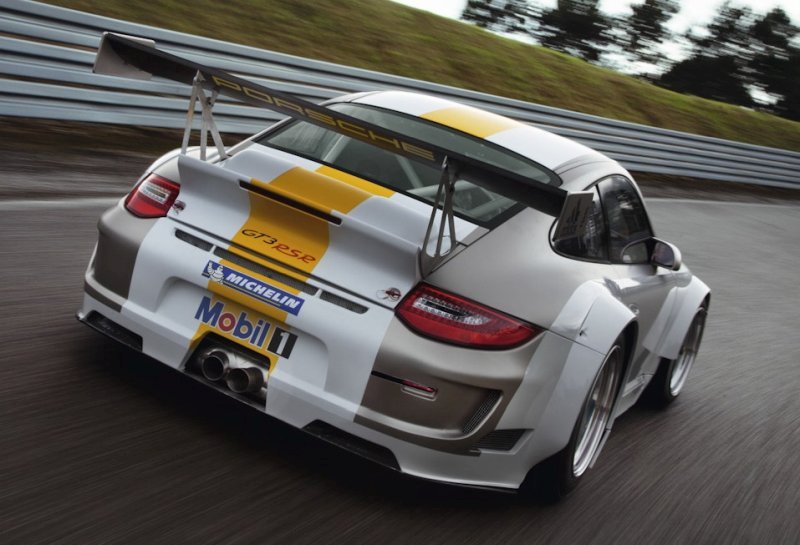 porsche_911_racing_ep_004.jpg (800x545) - 94 KB