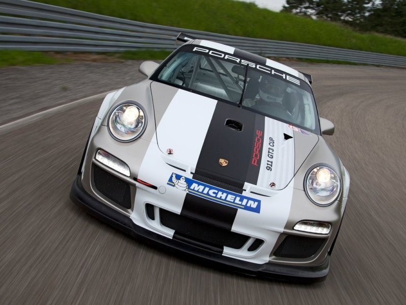 porsche_911_racing_ep_005.jpg (800x600) - 84 KB