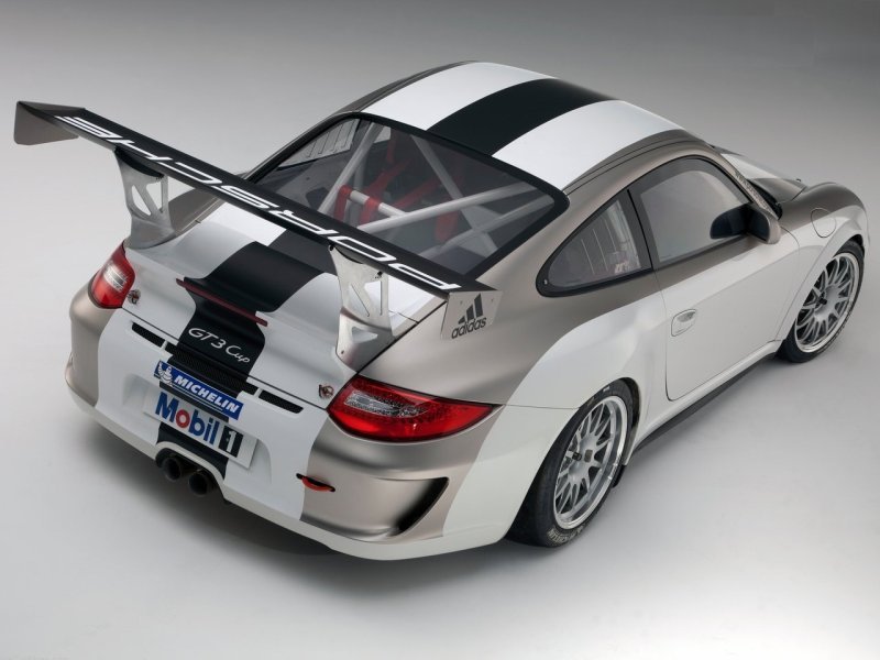 porsche_911_racing_ep_007.jpg (800x600) - 62 KB
