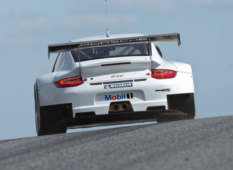 porsche_911_racing_ep_012.jpg (800x584) - 54 KB