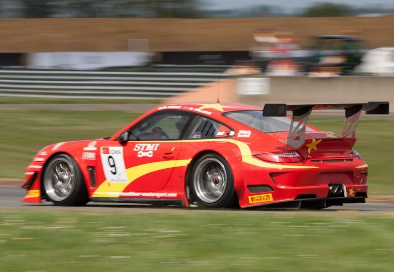 porsche_911_racing_ep_013.jpg (800x553) - 97 KB