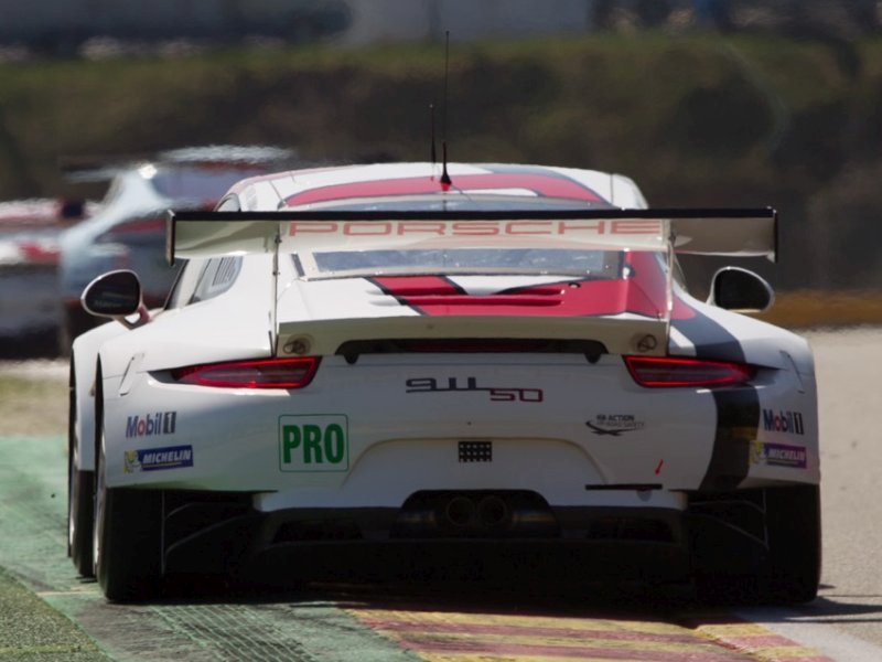 porsche_911_racing_ep_024.jpg (800x600) - 89 KB