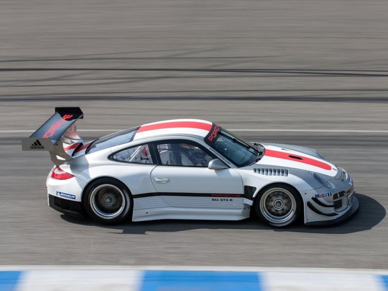 porsche_911_racing_ep_026.jpg (800x600) - 71 KB