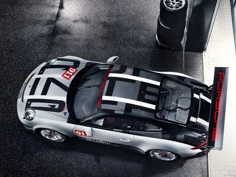 porsche_911_racing_ep_035.jpg (800x600) - 145 KB