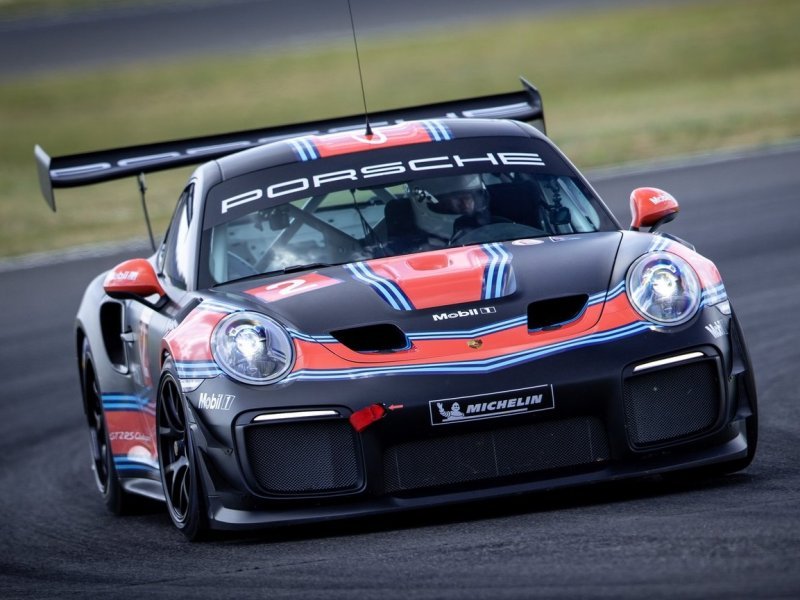 porsche_911_racing_ep_041.jpg (800x600) - 82 KB