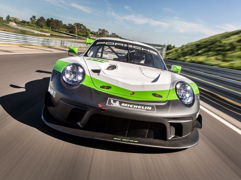 porsche_911_racing_ep_045.jpg (800x600) - 104 KB