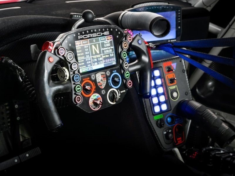 porsche_911_racing_ep_052.jpg (800x600) - 91 KB