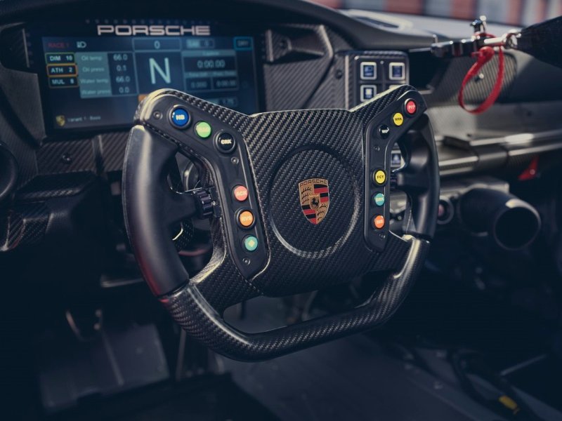 porsche_911_racing_ep_056.jpg (800x600) - 69 KB