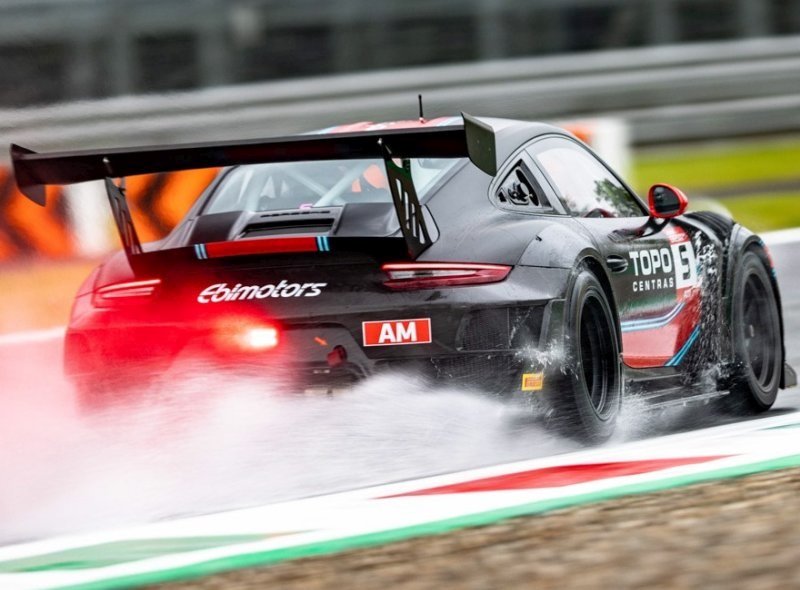 porsche_911_racing_ep_064.jpg (800x590) - 111 KB