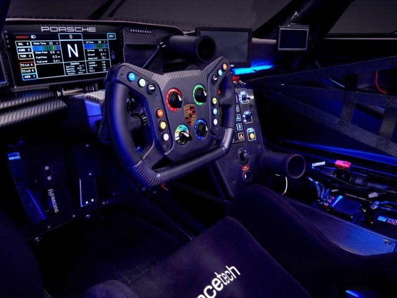 porsche_911_racing_ep_072.jpg (800x600) - 78 KB