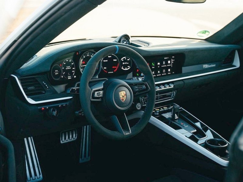 porsche_911_racing_ep_076.jpg (800x598) - 78 KB