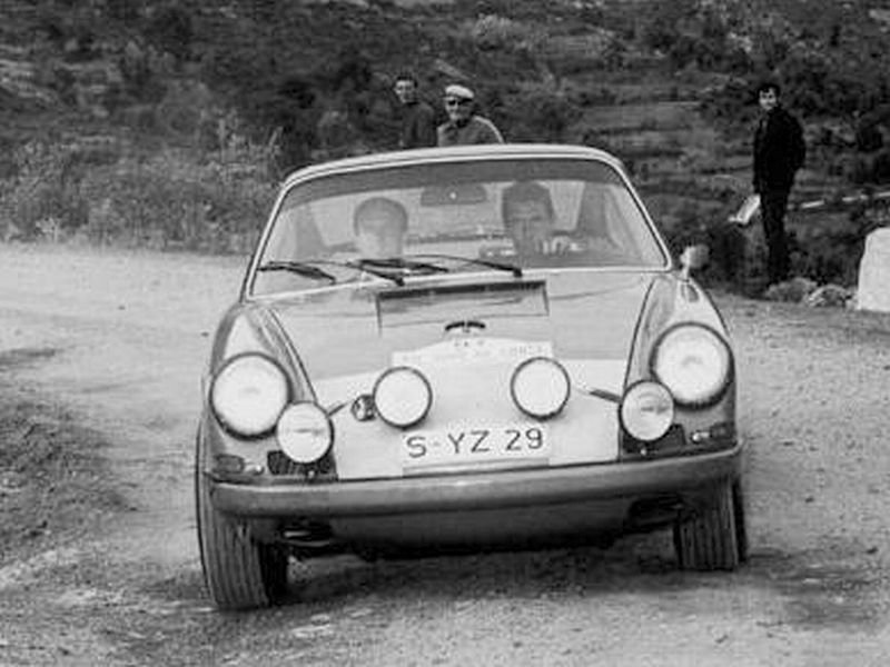 porsche_911_racing_ep_079.jpg (800x600) - 76 KB