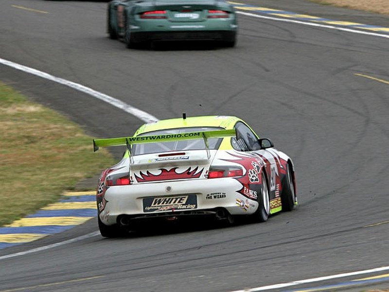 porsche_911_racing_ep_102.jpg (800x601) - 95 KB