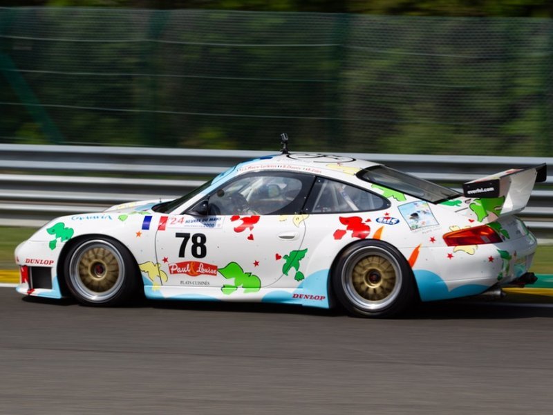 porsche_911_racing_ep_105.jpg (800x600) - 90 KB