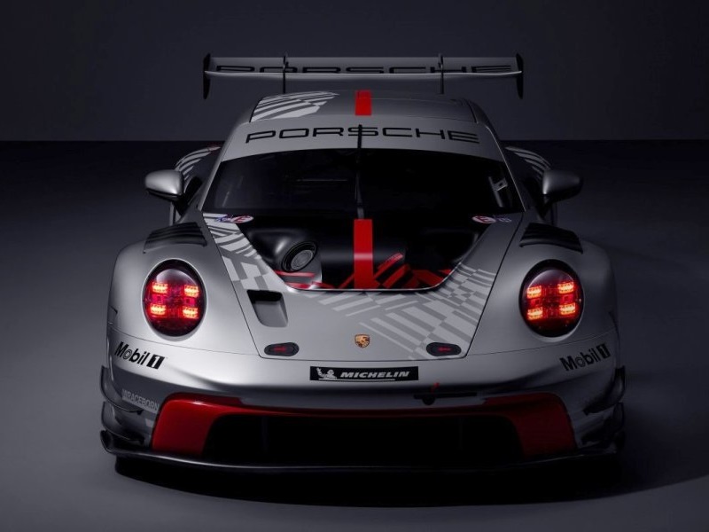 porsche_911_racing_ep_111.jpg (800x600) - 74 KB