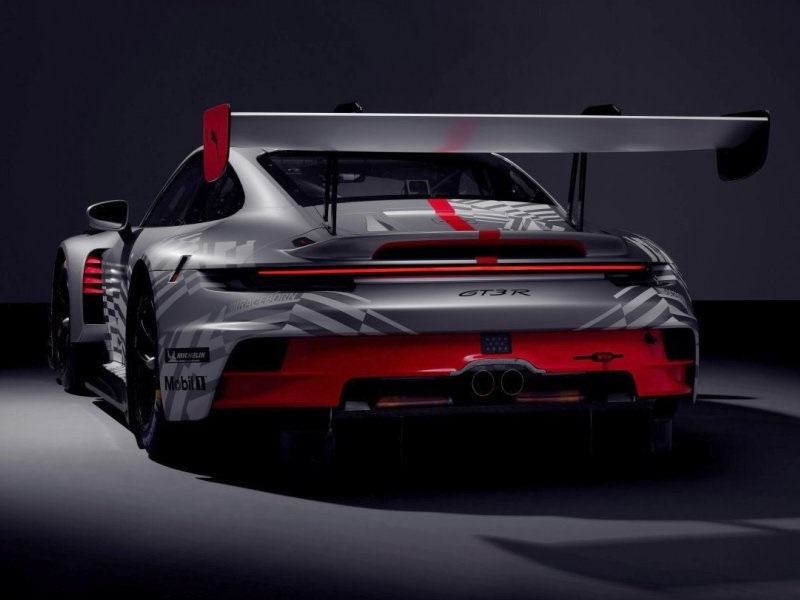 porsche_911_racing_ep_113.jpg (800x600) - 67 KB