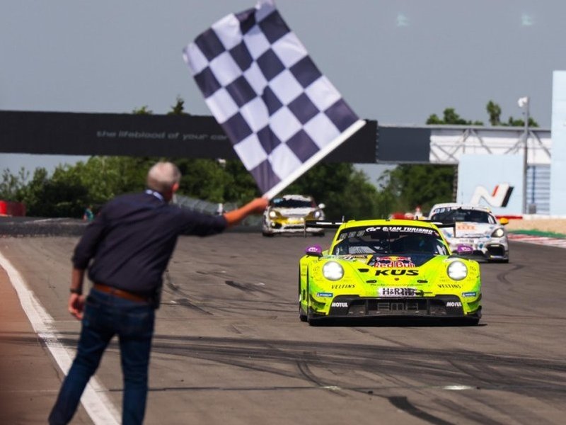 porsche_911_racing_ep_117.jpg (800x600) - 71 KB
