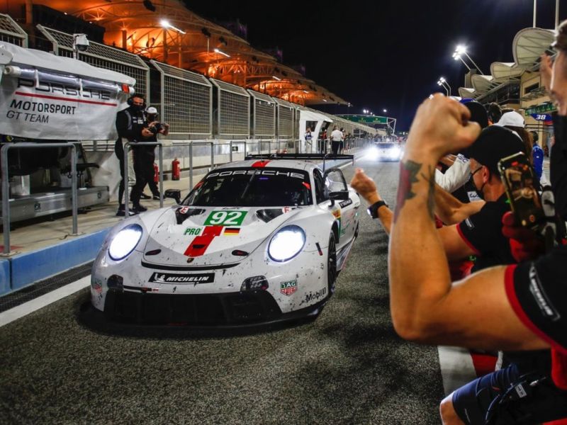 porsche_911_racing_ep_139.jpg (800x600) - 96 KB