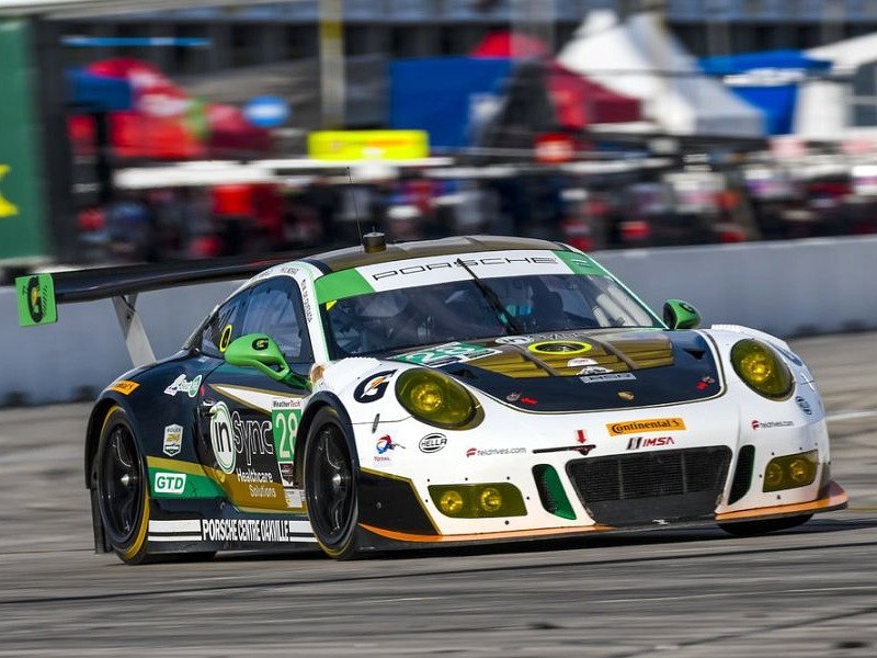 porsche_911_racing_ep_141.jpg (800x600) - 103 KB