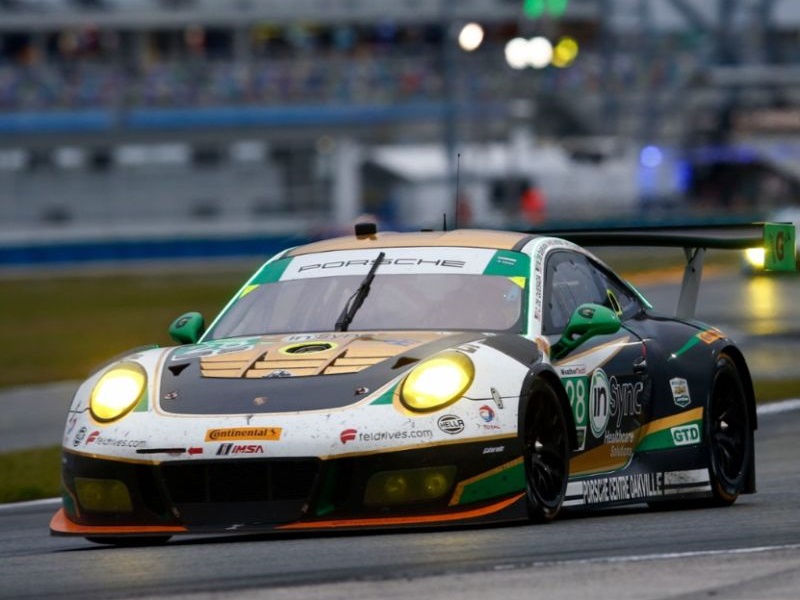porsche_911_racing_ep_142.jpg (800x600) - 109 KB