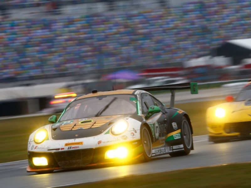 porsche_911_racing_ep_143.jpg (800x600) - 58 KB