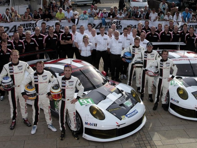porsche_911_racing_ep_150.jpg (800x600) - 183 KB