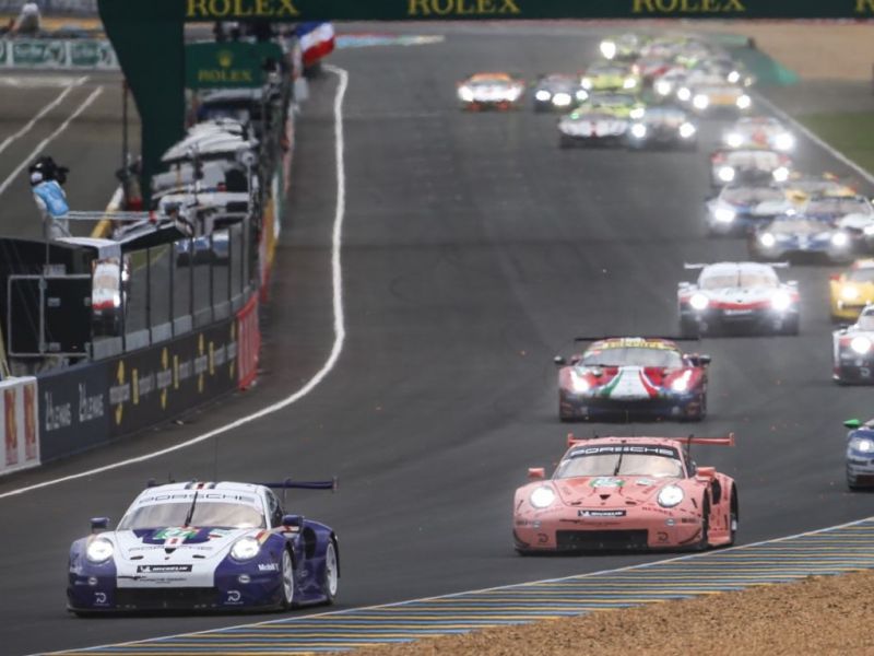 porsche_911_racing_ep_162.jpg (800x600) - 62 KB