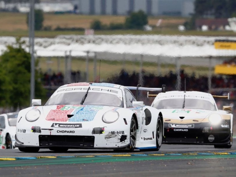 porsche_911_racing_ep_165.jpg (800x600) - 121 KB