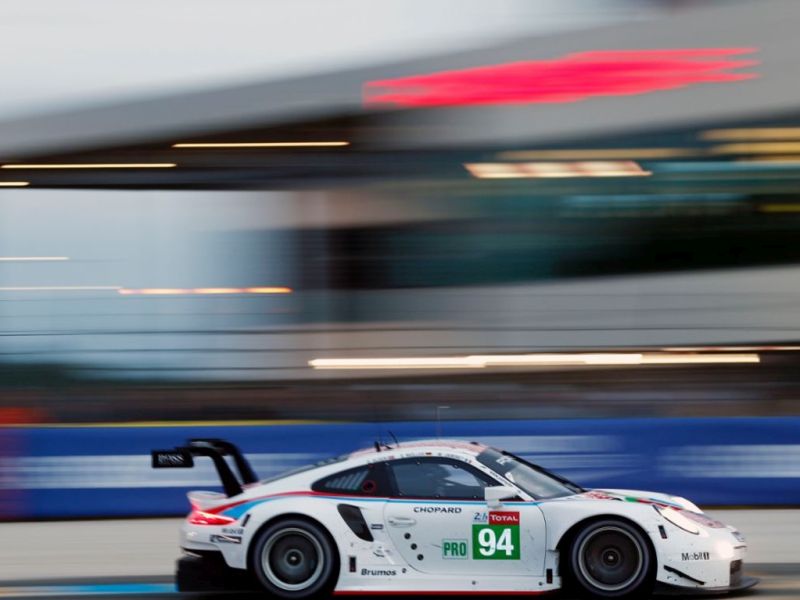 porsche_911_racing_ep_168.jpg (800x600) - 49 KB