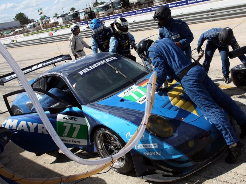 porsche_911_racing_ep_192.jpg (800x600) - 210 KB