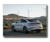 23_cayenne_s_e-hybrid_coupe_03.jpg (800x600) - 74 KB 23_cayenne_s_e-hybrid_coupe_03.jpg (800x600) - 74 KB